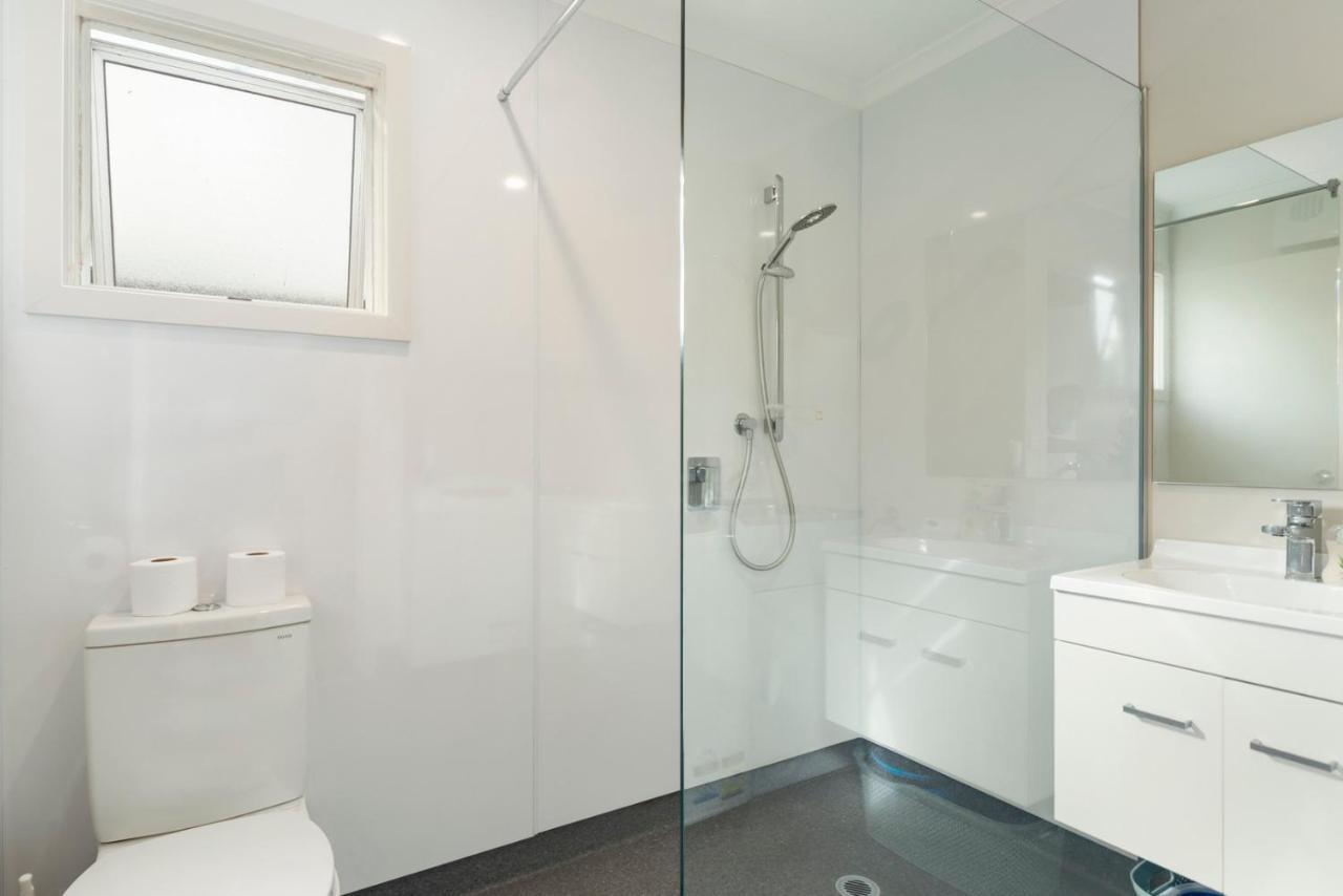 Rainbow Lake House - Lake Taupo Holiday Home Ngoại thất bức ảnh