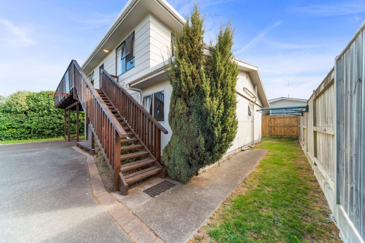 Rainbow Lake House - Lake Taupo Holiday Home Ngoại thất bức ảnh