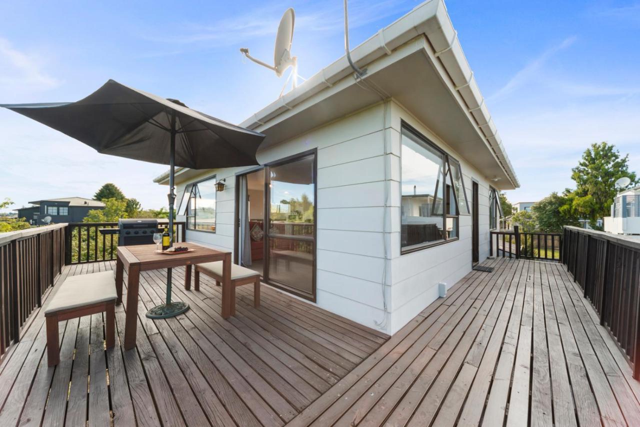 Rainbow Lake House - Lake Taupo Holiday Home Ngoại thất bức ảnh