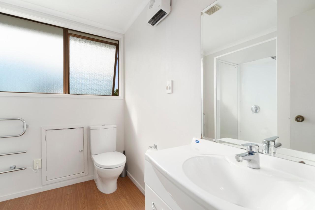 Rainbow Lake House - Lake Taupo Holiday Home Ngoại thất bức ảnh