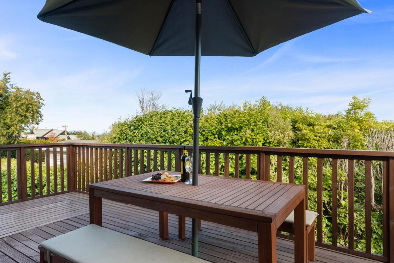 Rainbow Lake House - Lake Taupo Holiday Home Ngoại thất bức ảnh